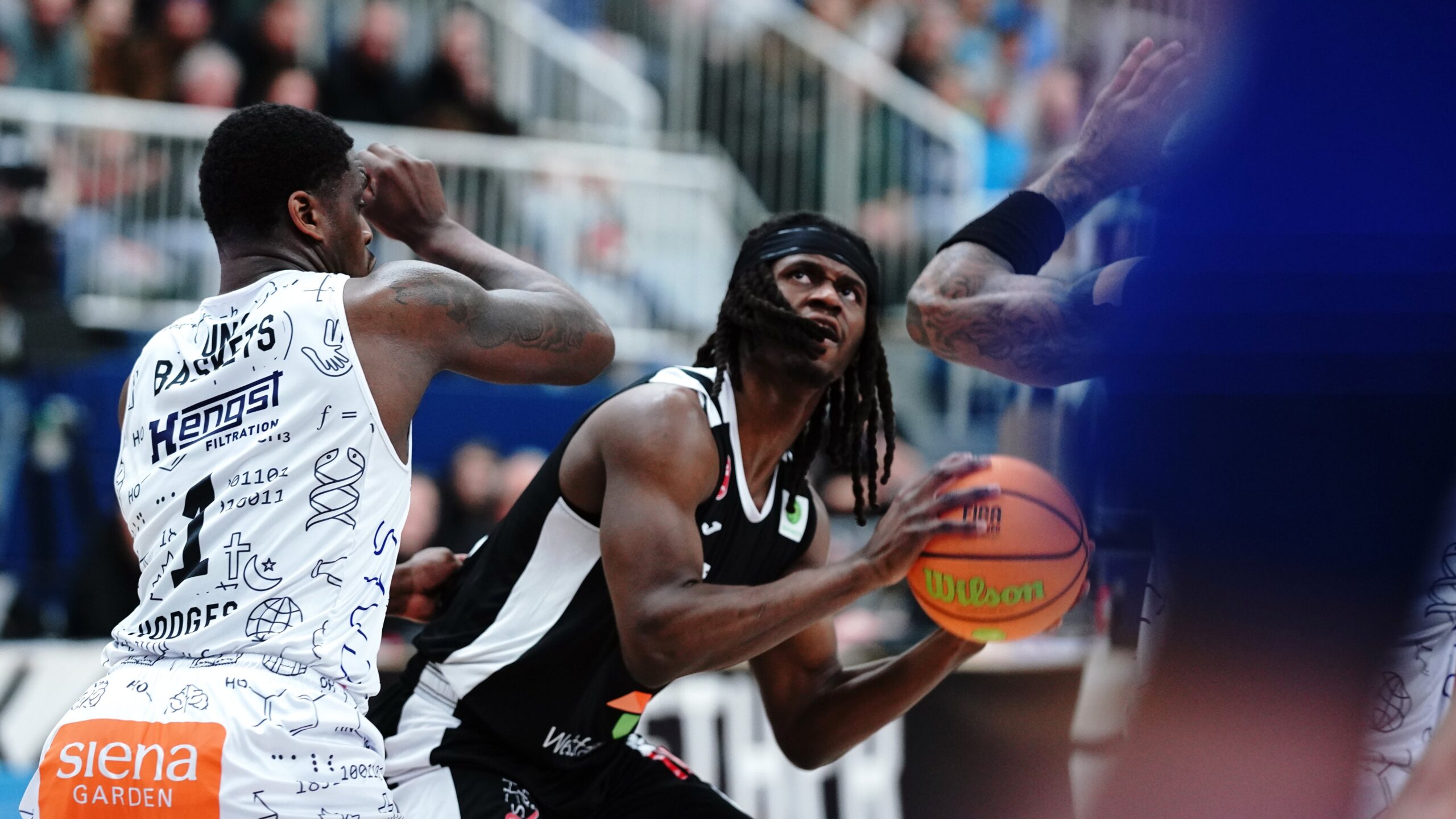 UB_20251206_mh_03 (4k)